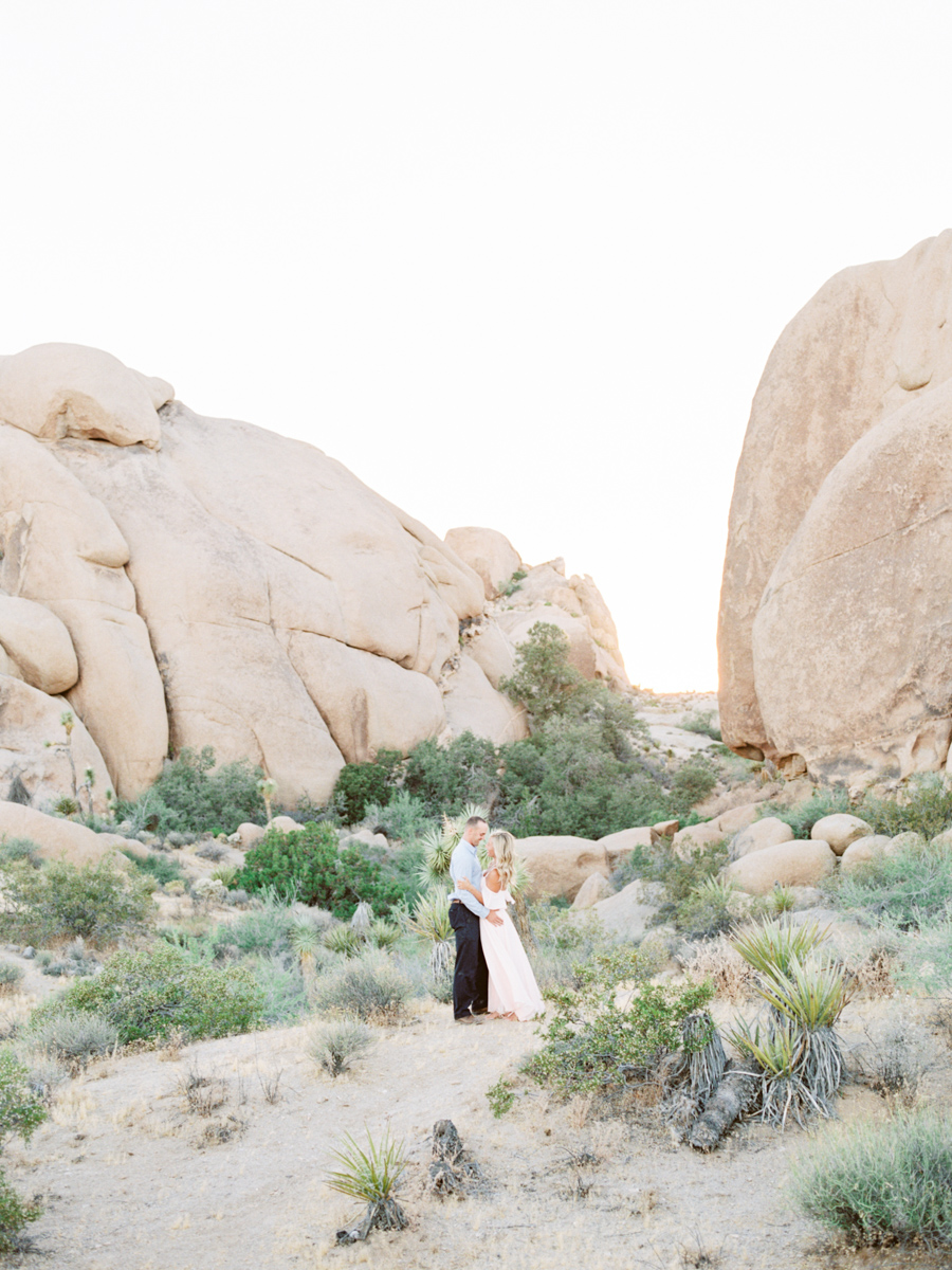 CALIFORNIA DESERT FAMILY SESSION | JOSHUA TREE NATIONAL PARK | STREHL FAMILY